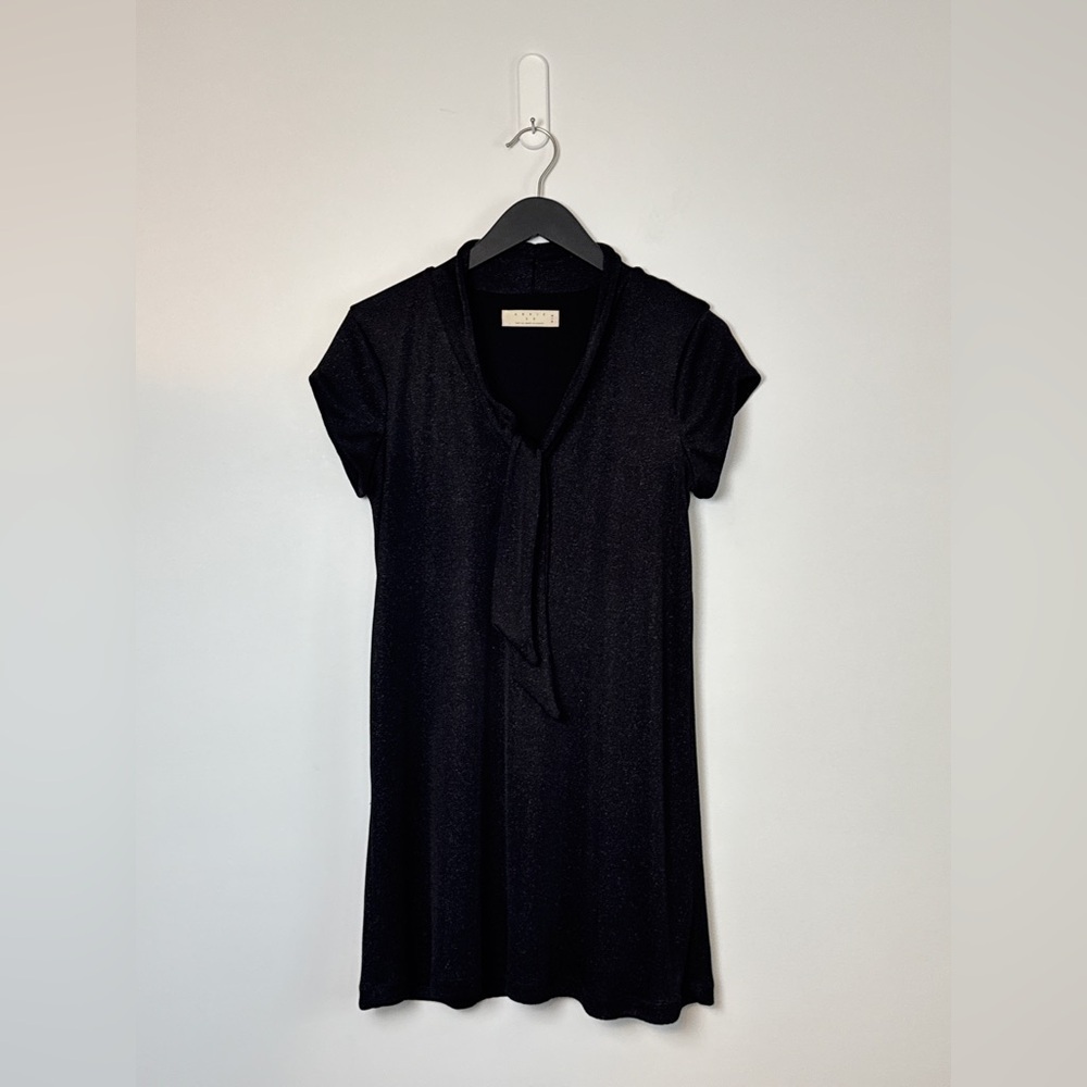 ANNIE 50  🇨🇦 - Black Sparkle dress with short sleeves and tie at neck. Medium - Picture 7 of 8